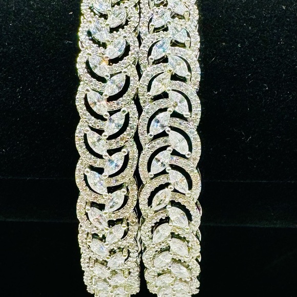 Cubic Zirconia Bracelet Size 2.8 - Picture 3 of 3